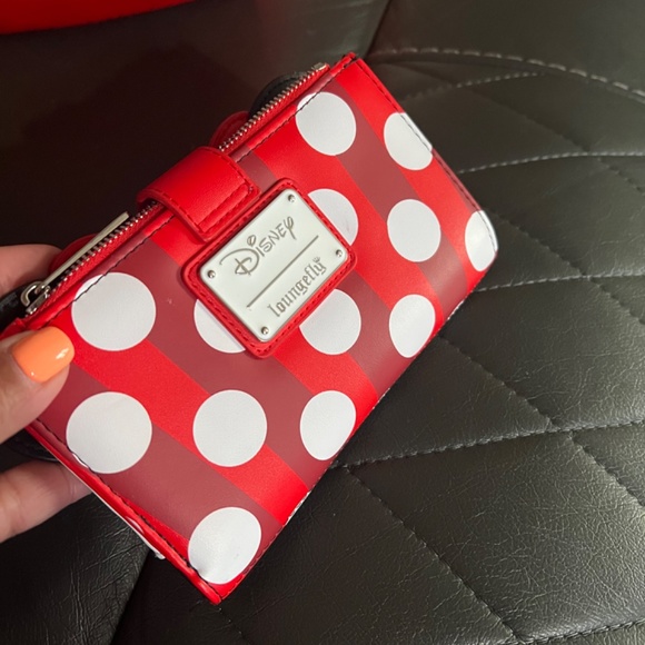 Minnie Mouse back pack purse & matching wallet - Picture 6 of 7